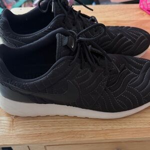 Nike Women's Black and White Quilted Sneakers